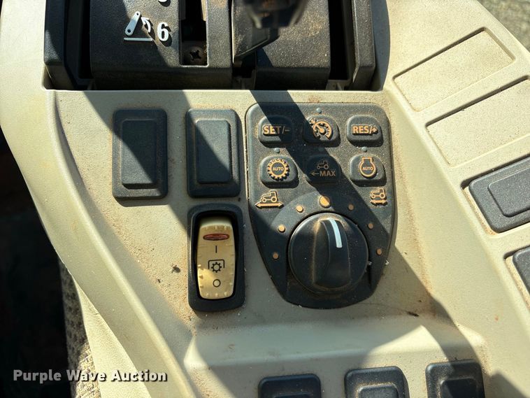 image for item YA5487 2025 John Deere 3039R MFWD tractor