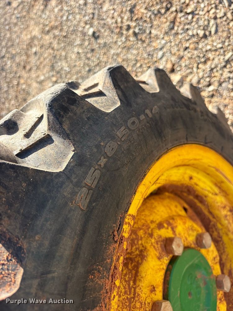 image for item YA5487 2025 John Deere 3039R MFWD tractor