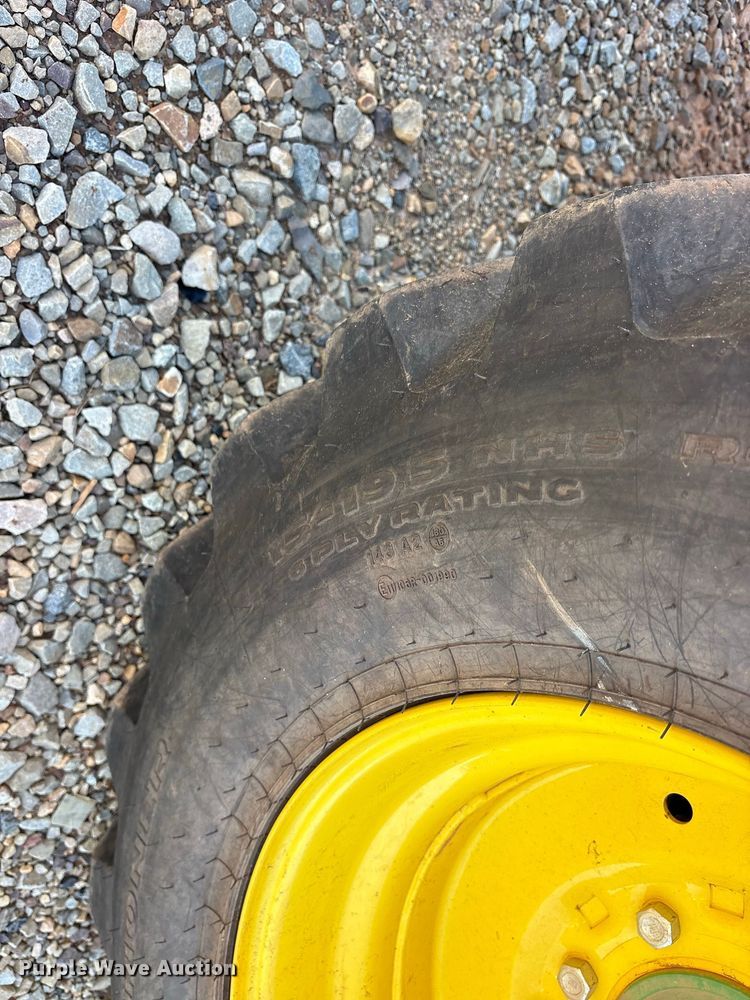 image for item YA5487 2025 John Deere 3039R MFWD tractor