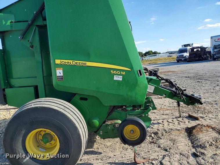 image for item YA5489 2019 John Deere 560M round baler