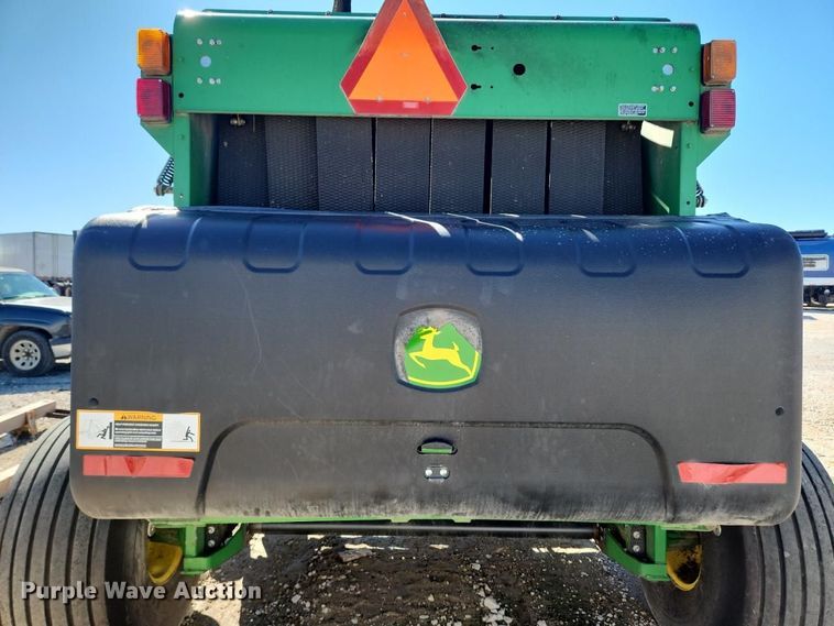 image for item YA5489 2019 John Deere 560M round baler