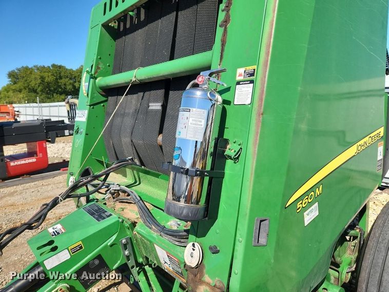image for item YA5489 2019 John Deere 560M round baler
