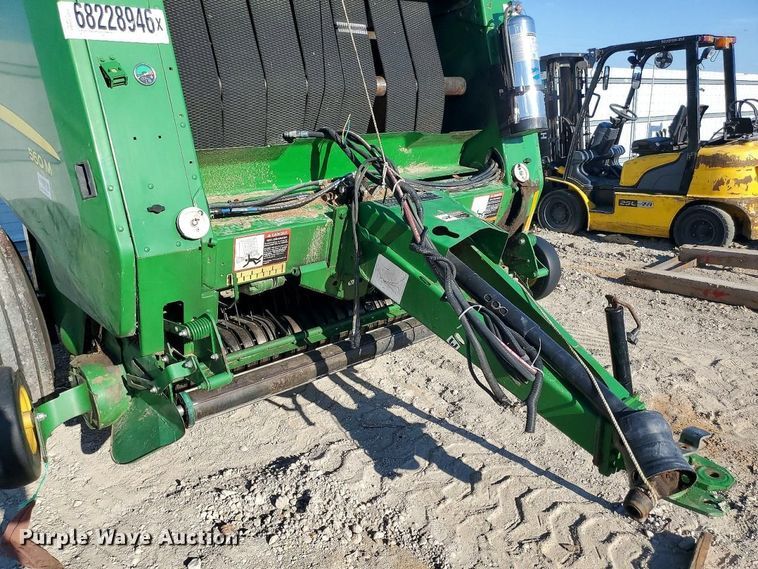 image for item YA5489 2019 John Deere 560M round baler