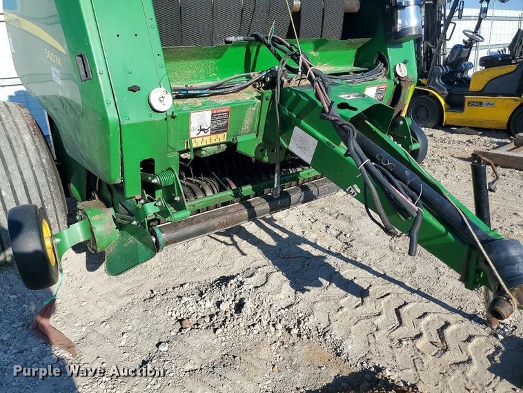 image for item YA5489 2019 John Deere 560M round baler