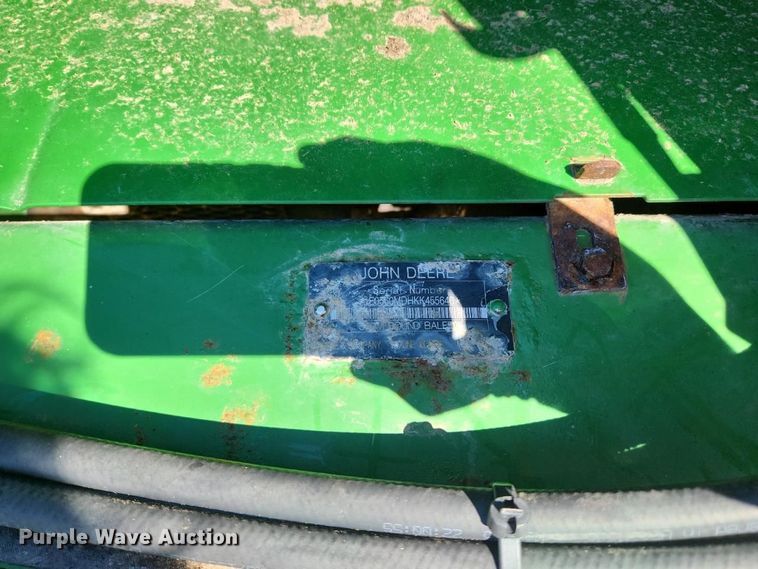 image for item YA5489 2019 John Deere 560M round baler