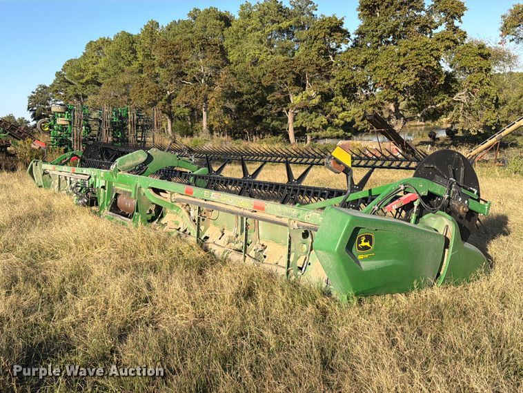 image for item YA5492 2022 John Deere RD40F HydraFlex flex draper head