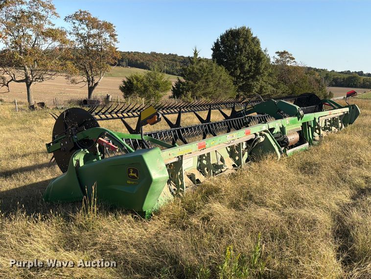 image for item YA5492 2022 John Deere RD40F HydraFlex flex draper head