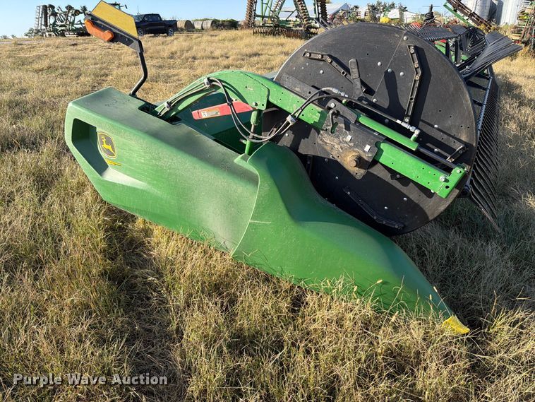 image for item YA5492 2022 John Deere RD40F HydraFlex flex draper head