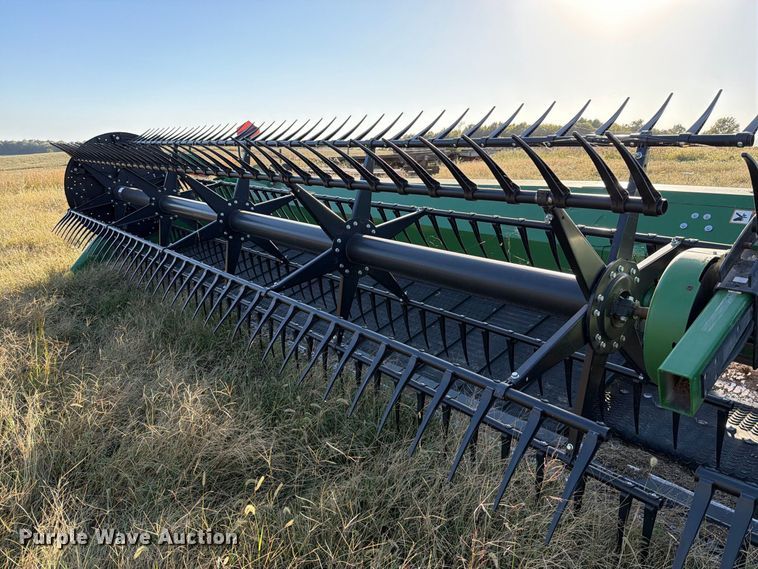 image for item YA5492 2022 John Deere RD40F HydraFlex flex draper head
