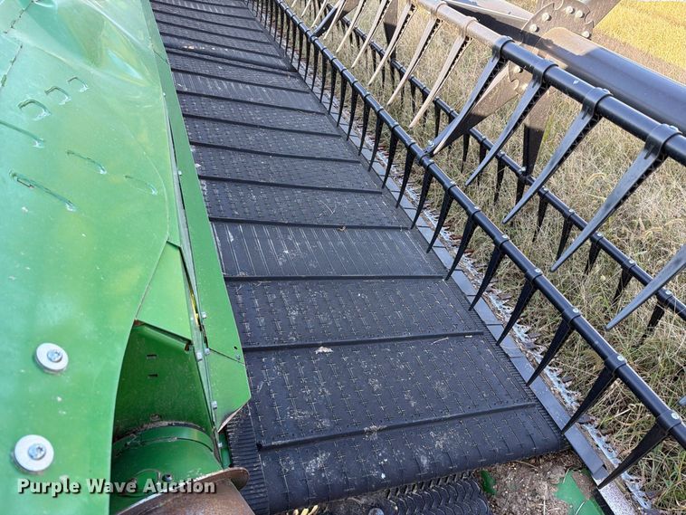 image for item YA5492 2022 John Deere RD40F HydraFlex flex draper head