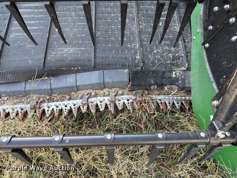 image for item YA5492 2022 John Deere RD40F HydraFlex flex draper head