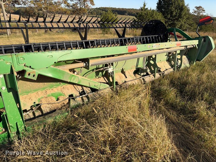 image for item YA5492 2022 John Deere RD40F HydraFlex flex draper head