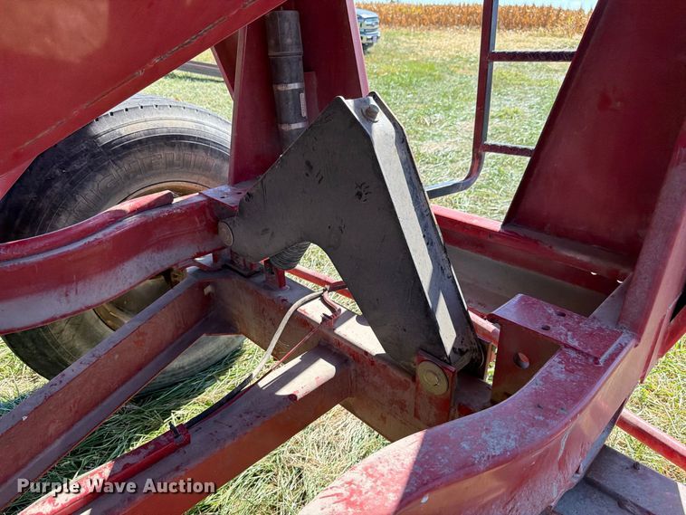 image for item YA5496 Brent 444 gravity wagon