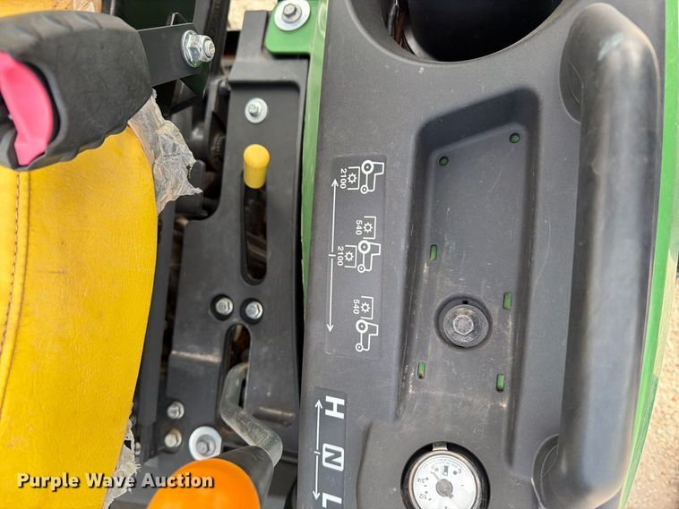 image for item YA5534 2024 John Deere 1025R MFWD tractor