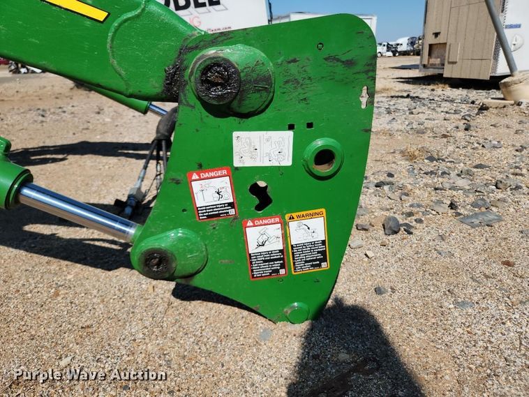 image for item YA5566 2022 John Deere 520M loader