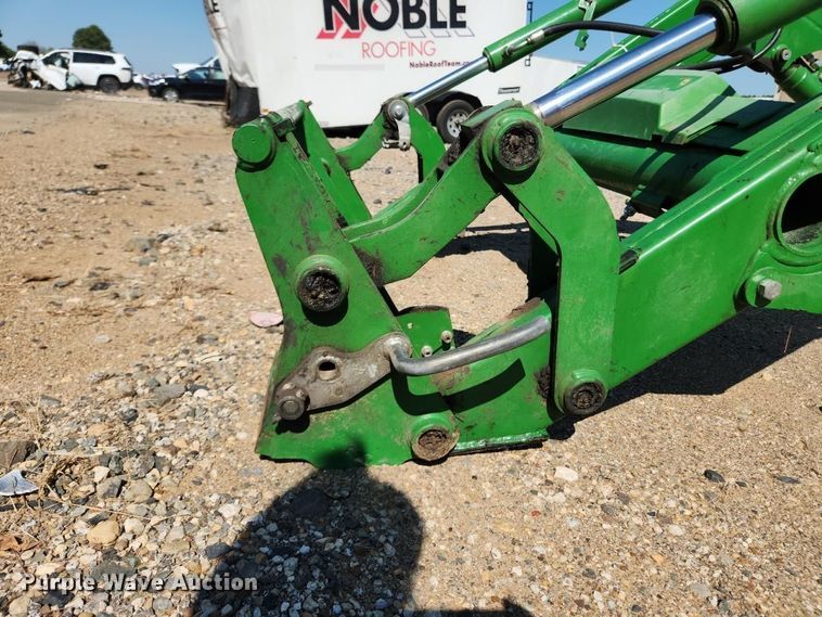 image for item YA5566 2022 John Deere 520M loader