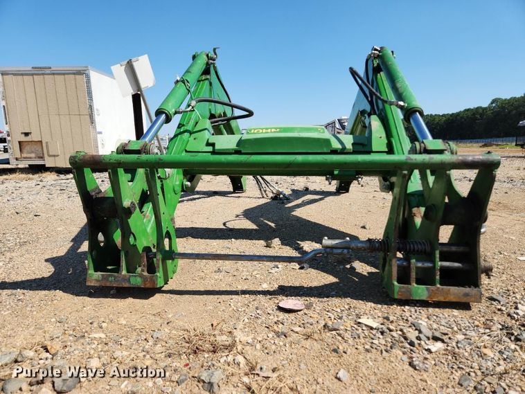 image for item YA5566 2022 John Deere 520M loader