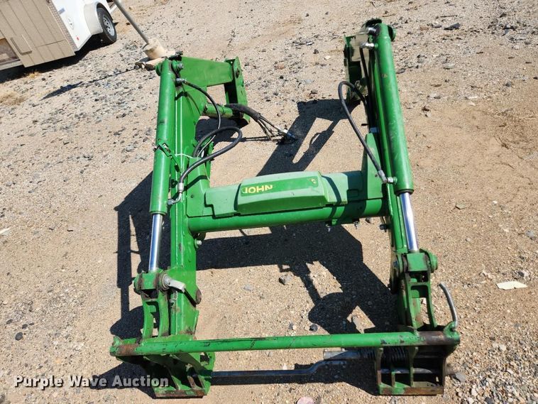 image for item YA5566 2022 John Deere 520M loader