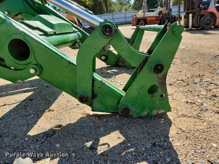 image for item YA5566 2022 John Deere 520M loader