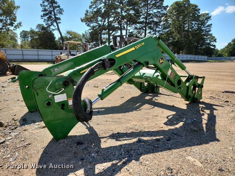 image for item YA5566 2022 John Deere 520M loader