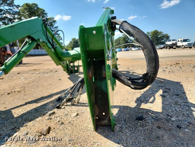 image for item YA5566 2022 John Deere 520M loader