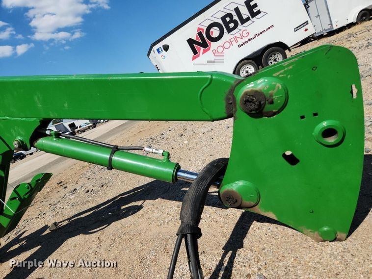image for item YA5566 2022 John Deere 520M loader