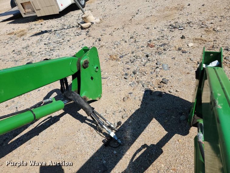 image for item YA5566 2022 John Deere 520M loader