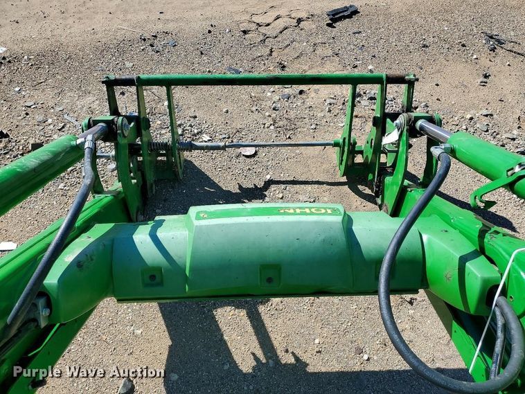 image for item YA5566 2022 John Deere 520M loader