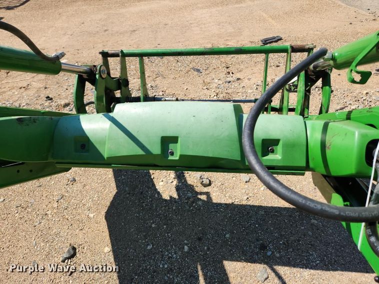 image for item YA5566 2022 John Deere 520M loader