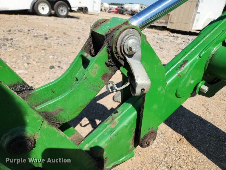 image for item YA5566 2022 John Deere 520M loader