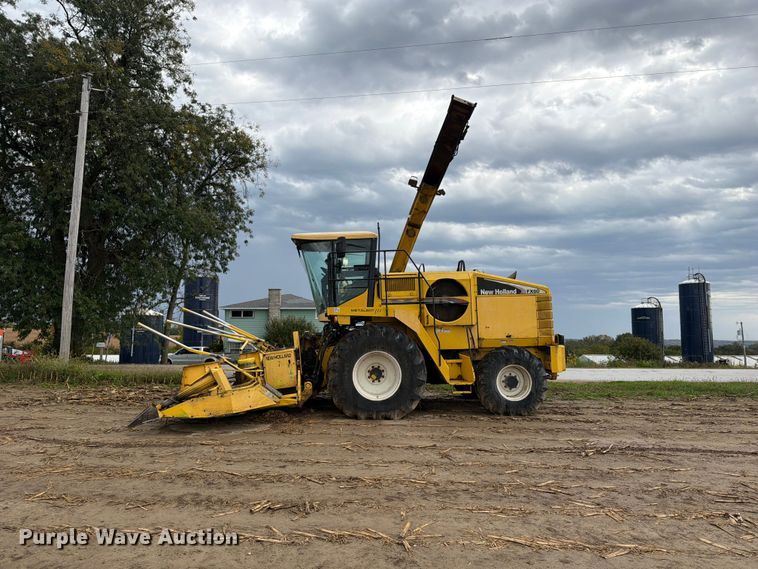 image for item YA5573 2022 New Holland FX60 PRWD forage harvester