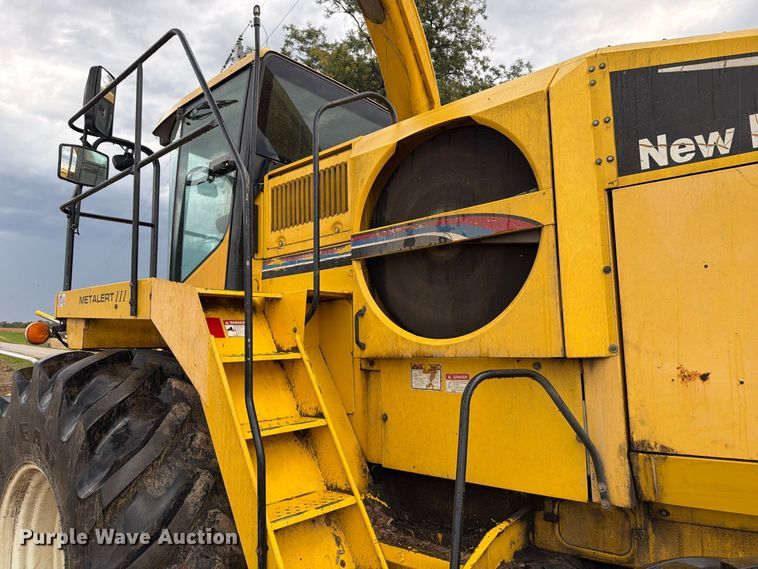 image for item YA5573 2022 New Holland FX60 PRWD forage harvester