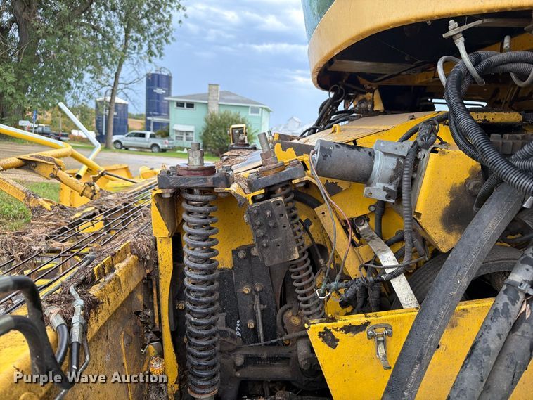 image for item YA5573 2022 New Holland FX60 PRWD forage harvester