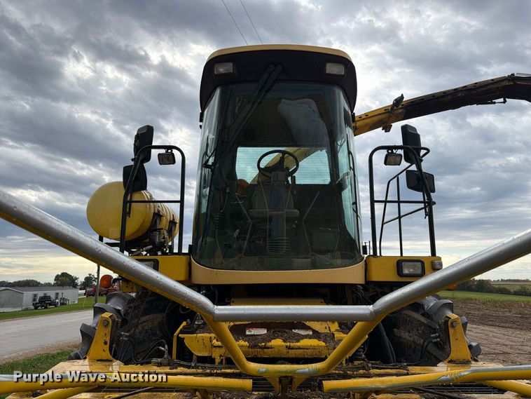 image for item YA5573 2022 New Holland FX60 PRWD forage harvester