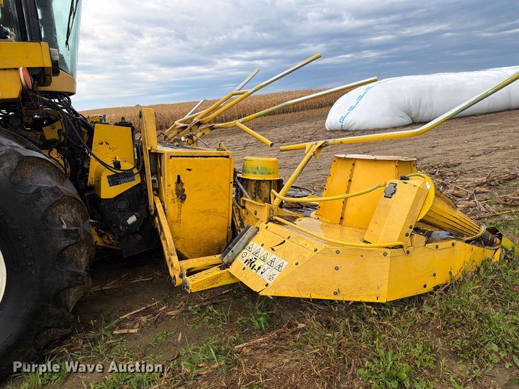 image for item YA5573 2022 New Holland FX60 PRWD forage harvester