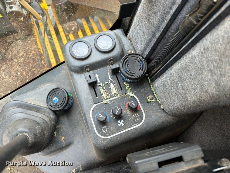 image for item YA5573 2022 New Holland FX60 PRWD forage harvester