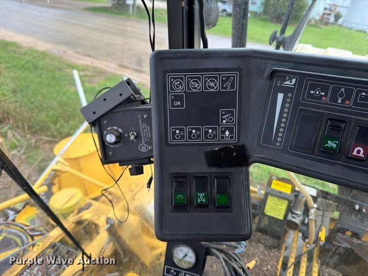 image for item YA5573 2022 New Holland FX60 PRWD forage harvester