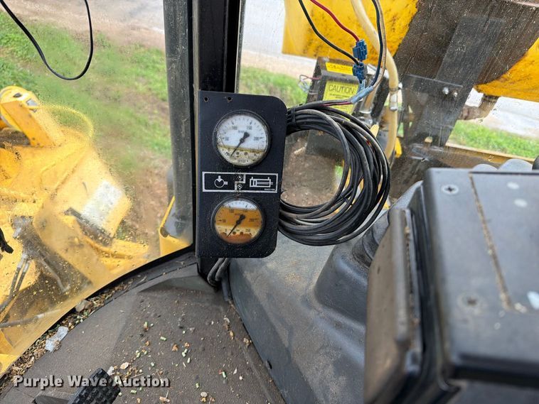 image for item YA5573 2022 New Holland FX60 PRWD forage harvester