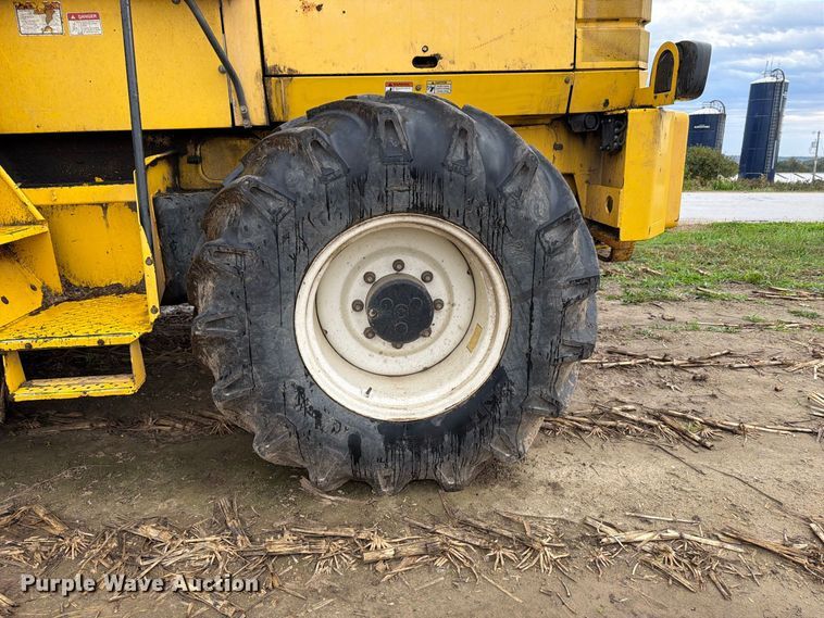 image for item YA5573 2022 New Holland FX60 PRWD forage harvester