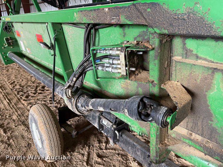 image for item YA5579 2007 John Deere 630F HydraFlex flex head
