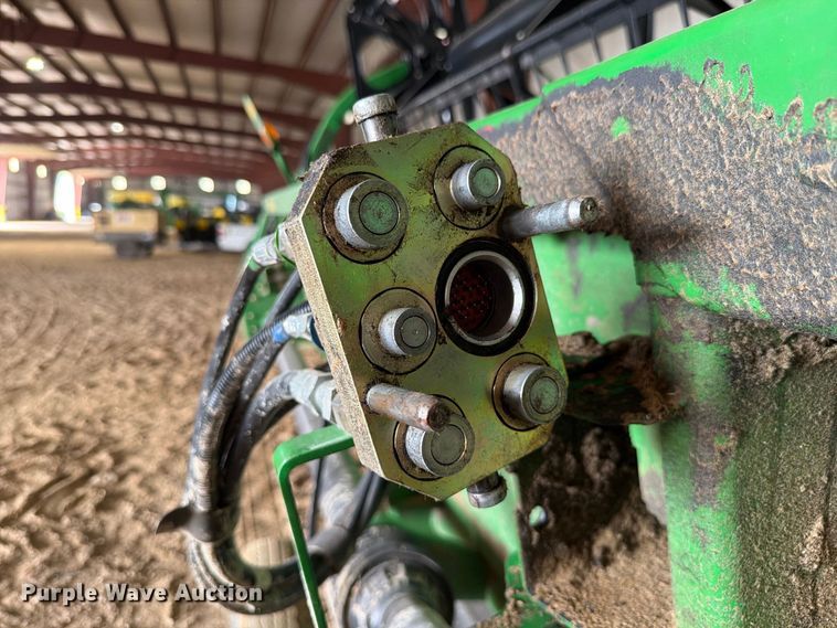 image for item YA5579 2007 John Deere 630F HydraFlex flex head