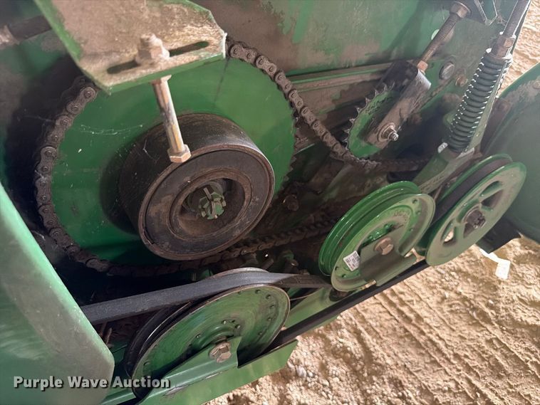 image for item YA5579 2007 John Deere 630F HydraFlex flex head