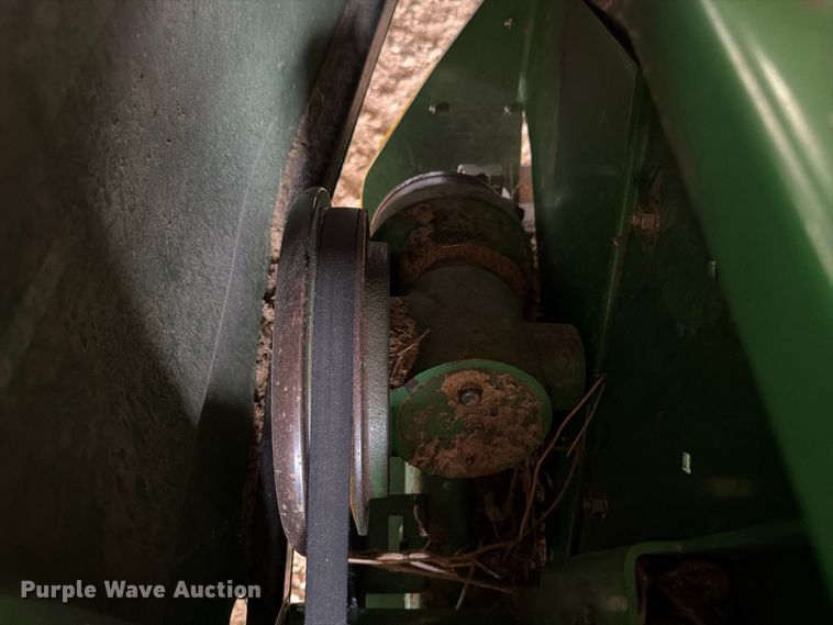 image for item YA5579 2007 John Deere 630F HydraFlex flex head
