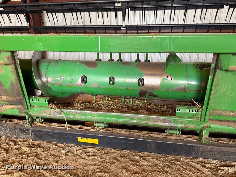 image for item YA5579 2007 John Deere 630F HydraFlex flex head