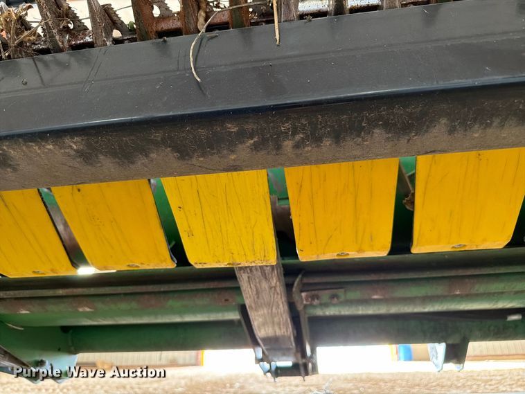 image for item YA5579 2007 John Deere 630F HydraFlex flex head