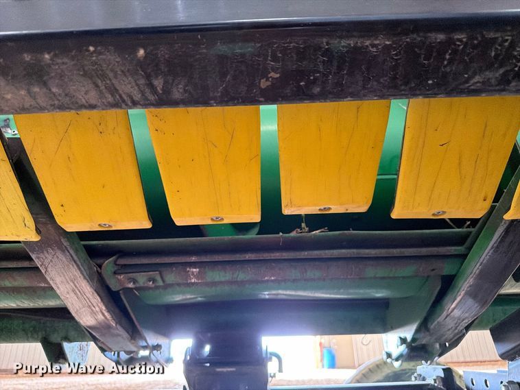 image for item YA5579 2007 John Deere 630F HydraFlex flex head