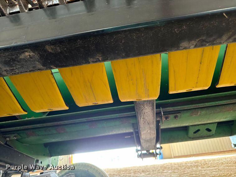image for item YA5579 2007 John Deere 630F HydraFlex flex head