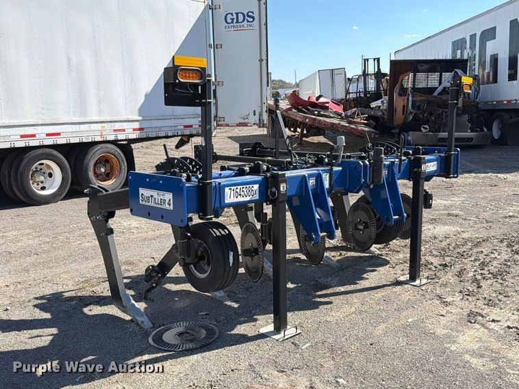 image for item YA5626 2025 Unverferth Blu-Jet Sub-Tiller 4 in-line ripper