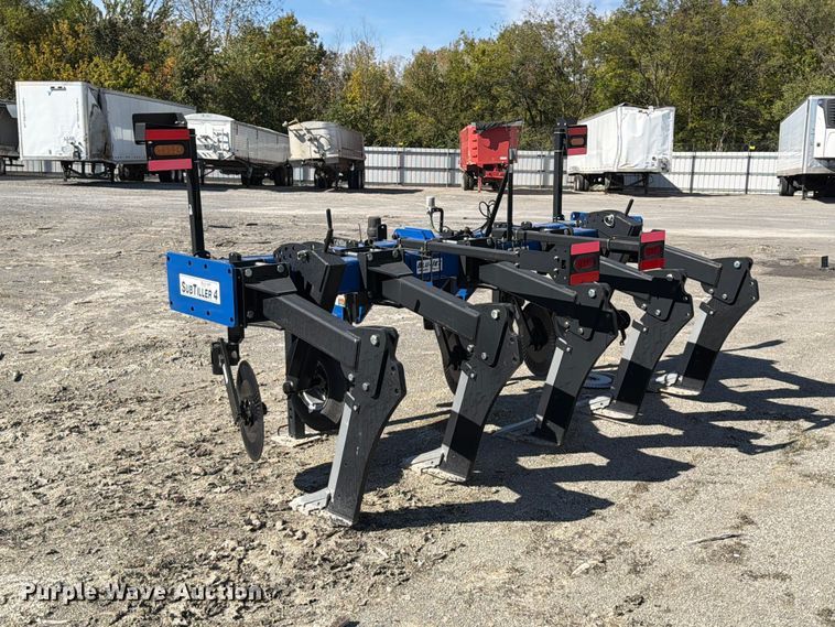 image for item YA5626 2025 Unverferth Blu-Jet Sub-Tiller 4 in-line ripper