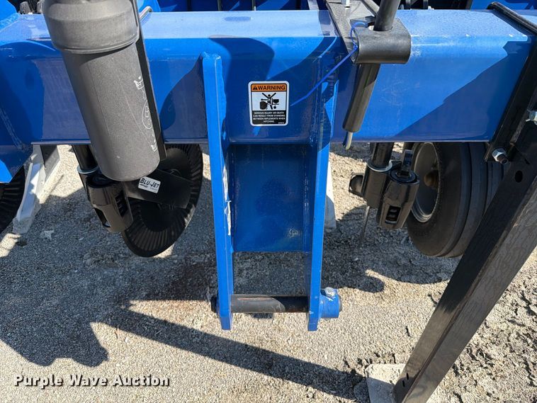 image for item YA5626 2025 Unverferth Blu-Jet Sub-Tiller 4 in-line ripper